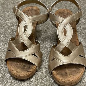 Golden Wedge Heels 61/2